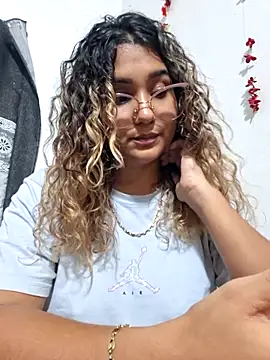 Snapshot of BrendaGirs chatting on September 19, 2025, 2:26 am BrendaGirs online show from September 19, 2025, 2:26 am