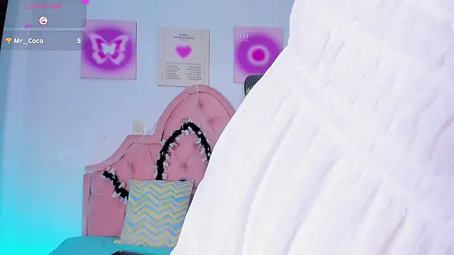 Snapshot of amandalee01 chatting on October 24, 2025, 7:13 pm amandalee01 online show from October 24, 2025, 7:13 pm