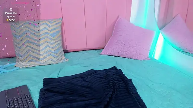 Snapshot of amandalee01 chatting on March 13, 2025, 4:45 pm amandalee01 online show from March 13, 2025, 4:45 pm