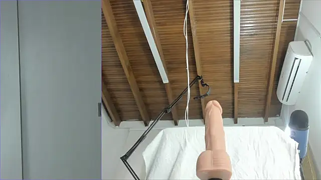 Lucy carter  online show from October 28, 2025, 3:00 pm