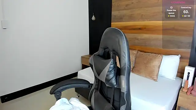 Snapshot of stephanya_ chatting on October 13, 2025, 7:26 pm stephanya  online show from October 13, 2025, 7:26 pm