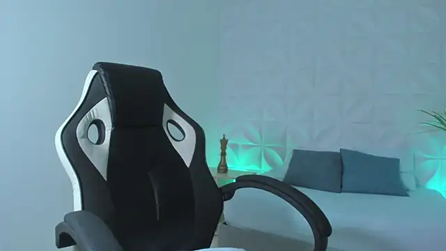 Snapshot of stephanya_ chatting on March 14, 2025, 7:34 pm stephanya online show from March 14, 2025, 7:34 pm