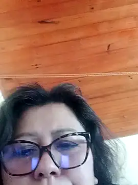 Darly Gomez online show from February 17, 2025, 2:28 pm