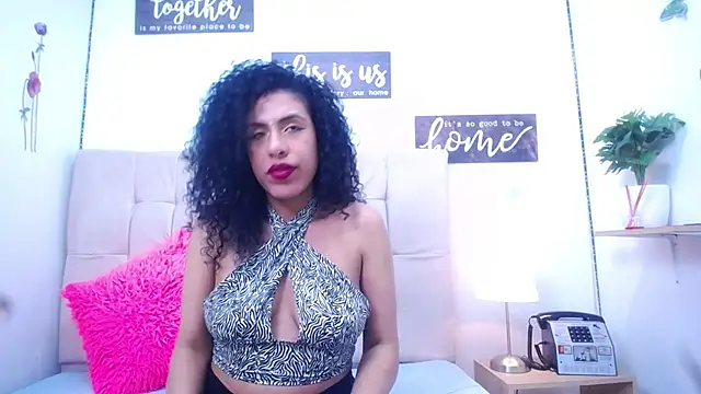 Snapshot of muriell303av chatting on December 9, 2024, 6:45 am muriell303av online show from December 9, 2024, 6:45 am