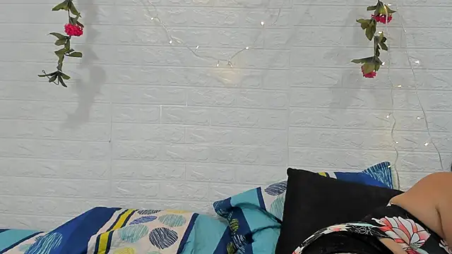 CHantal 33 online show from December 26, 2024, 1:07 am