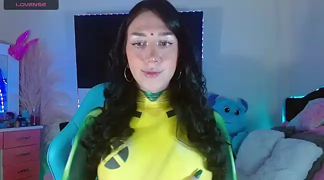 karla zambrano online show from December 19, 2024, 10:10 pm