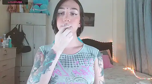 karla zambrano online show from March 19, 2025, 4:02 pm