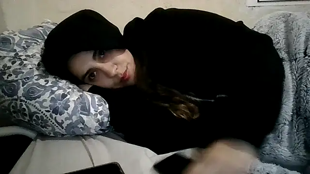 Ursumi1 online show from November 29, 2025, 9:15 pm