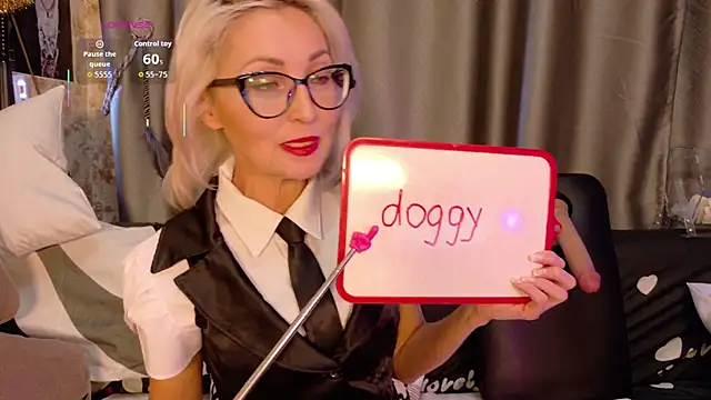 Snapshot of Milforja chatting on October 16, 2025, 6:38 pm Milforja online show from October 16, 2025, 6:38 pm