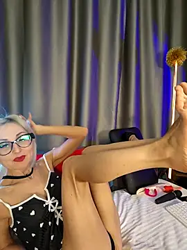 Milforja online show from April 13, 2026, 3:38 pm