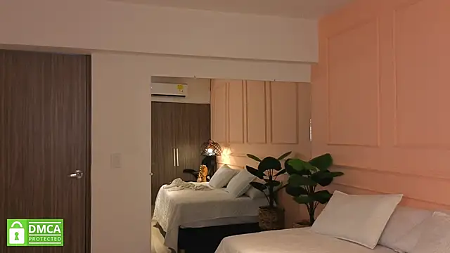 Snapshot of SHARONN____ chatting on October 29, 2025, 3:16 am SHARONN     online show from October 29, 2025, 3:16 am