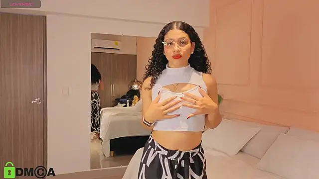 Snapshot of SHARONN____ chatting on September 10, 2025, 4:11 am SHARONN     online show from September 10, 2025, 4:11 am