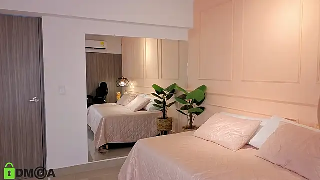 Snapshot of SHARONN____ chatting on September 22, 2025, 4:07 am SHARONN     online show from September 22, 2025, 4:07 am