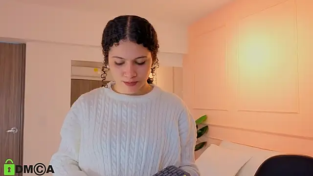 Snapshot of SHARONN____ chatting on October 4, 2025, 4:03 am SHARONN     online show from October 4, 2025, 4:03 am