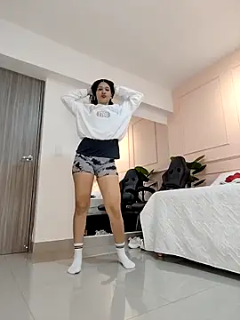 Snapshot of SHARONN____ chatting on October 9, 2025, 4:13 am SHARONN     online show from October 9, 2025, 4:13 am