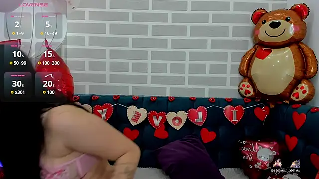 BeatriceReeves online show from February 5, 2026, 1:01 am