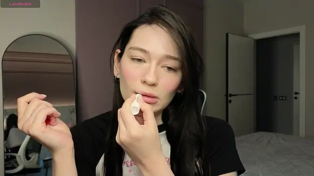 Misty Rose online show from February 8, 2025, 4:36 am