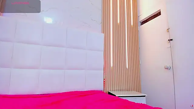 aggy castel online show from March 10, 2026, 1:26 pm