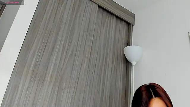 Tamaraa Serra online show from October 31, 2025, 6:37 pm