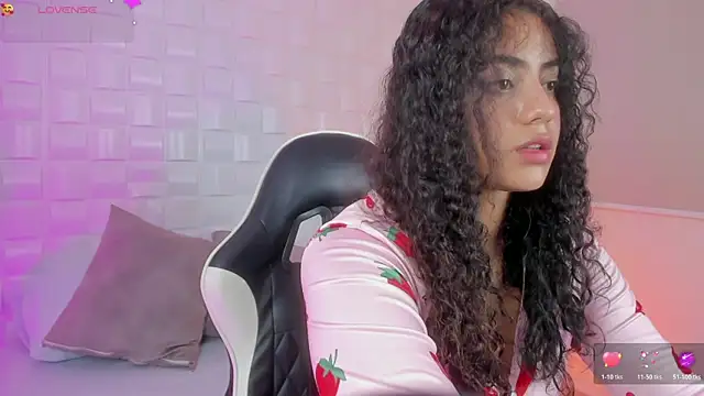 Snapshot of yaya23x chatting on October 28, 2025, 2:49 pm yaya23x online show from October 28, 2025, 2:49 pm