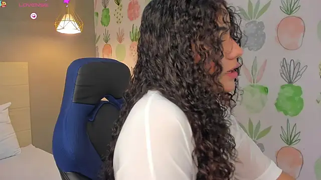 Snapshot of yaya23x chatting on October 1, 2025, 2:10 pm yaya23x online show from October 1, 2025, 2:10 pm