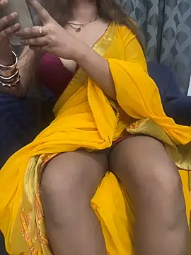 HoneyBearCpl online show from October 1, 2025, 4:22 pm