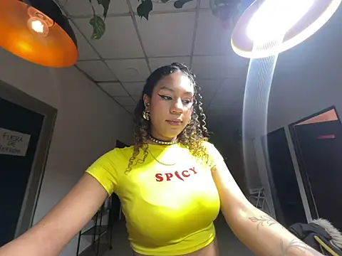 Snapshot of sade_jackson1 chatting on February 12, 2026, 5:40 am sade jackson1 online show from February 12, 2026, 5:40 am