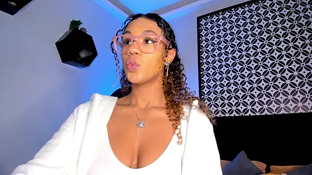 Snapshot of sade_jackson1 chatting on October 9, 2025, 4:13 am sade jackson1 online show from October 9, 2025, 4:13 am