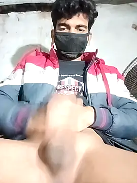 Snapshot of Roni1028 chatting on December 12, 2024, 2:11 pm Roni1028 online show from December 12, 2024, 2:11 pm