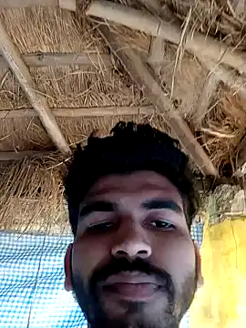 Snapshot of Roni1028 chatting on January 6, 2025, 8:35 am Roni1028 online show from January 6, 2025, 8:35 am