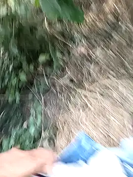 Snapshot of Roni1028 chatting on January 6, 2025, 1:42 am Roni1028 online show from January 6, 2025, 1:42 am