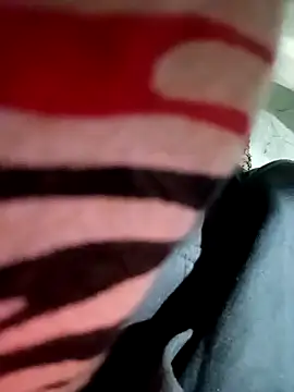 Snapshot of Roni1028 chatting on December 13, 2024, 3:43 pm Roni1028 online show from December 13, 2024, 3:43 pm