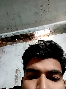 Snapshot of Roni1028 chatting on January 6, 2025, 5:30 am Roni1028 online show from January 6, 2025, 5:30 am