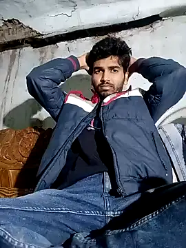 Snapshot of Roni1028 chatting on December 10, 2024, 5:11 pm Roni1028 online show from December 10, 2024, 5:11 pm