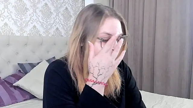 Snapshot of EngelCoombs chatting on December 21, 2024, 6:00 pm EngelCoombs online show from December 21, 2024, 6:00 pm