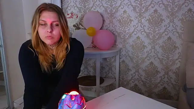 Snapshot of EngelCoombs chatting on December 11, 2024, 6:31 pm EngelCoombs online show from December 11, 2024, 6:31 pm