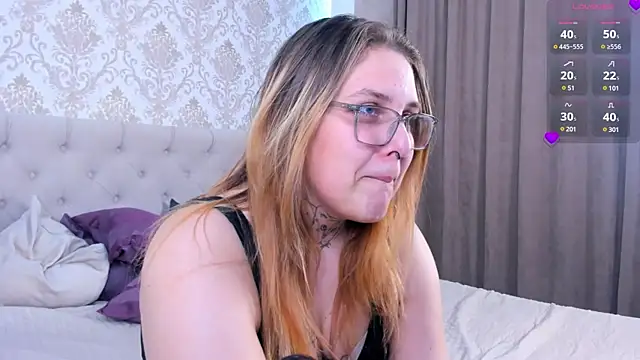 Snapshot of EngelCoombs chatting on December 23, 2024, 12:46 am EngelCoombs online show from December 23, 2024, 12:46 am