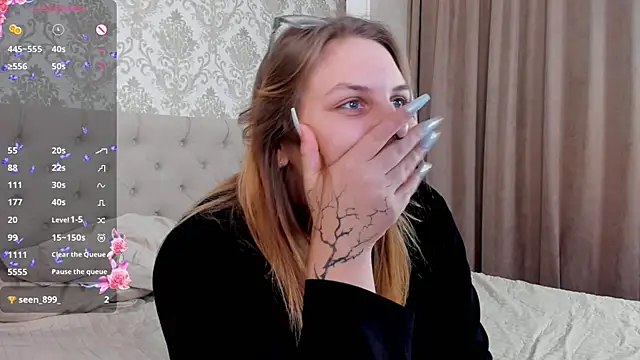 Snapshot of EngelCoombs chatting on December 29, 2024, 11:18 pm EngelCoombs online show from December 29, 2024, 11:18 pm