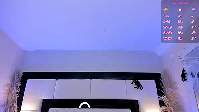 Snapshot of CarlaRossi_ chatting on October 13, 2025, 7:37 pm CarlaRossi  online show from October 13, 2025, 7:37 pm