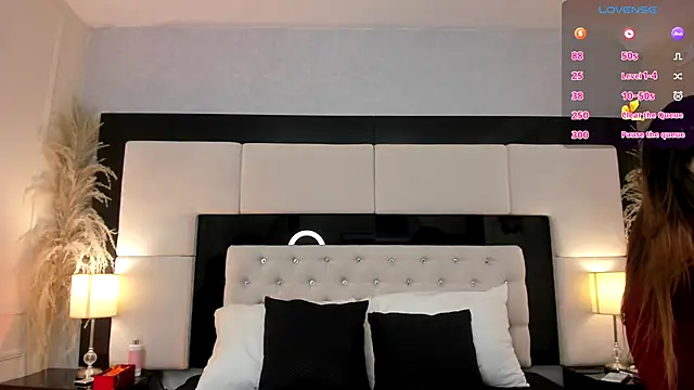 Snapshot of CarlaRossi_ chatting on October 1, 2025, 7:40 pm CarlaRossi  online show from October 1, 2025, 7:40 pm