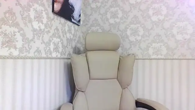 jennifer838 online show from October 5, 2025, 1:46 pm