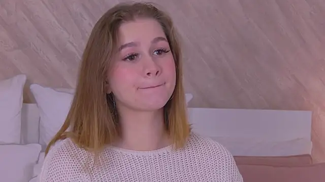 Snapshot of EllieHayes chatting on January 8, 2025, 12:47 pm EllieHayes online show from January 8, 2025, 12:47 pm
