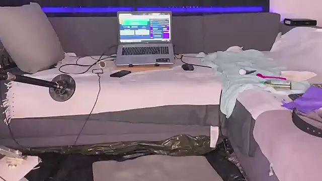 Snapshot of Nebenangeil chatting on January 31, 2025, 2:04 am Nebenangeil online show from January 31, 2025, 2:04 am