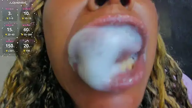 KamariaFyre online show from March 27, 2026, 6:33 am