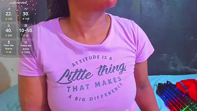 Snapshot of KamariaFyre chatting on October 11, 2025, 10:11 pm KamariaFyre online show from October 11, 2025, 10:11 pm