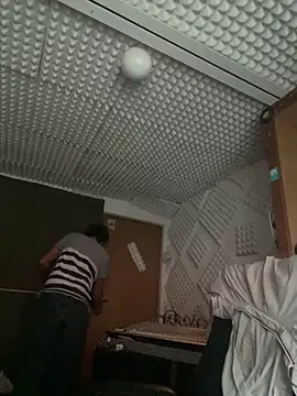 Snapshot of zenzero87 chatting on December 22, 2025, 2:39 pm zenzero87 online show from December 22, 2025, 2:39 pm