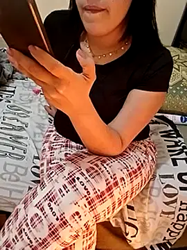 Snapshot of ShadiaStar chatting on February 24, 2025, 11:30 pm ShadiaStar online show from February 24, 2025, 11:30 pm