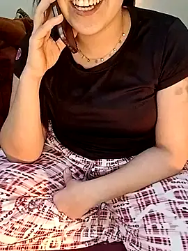 Snapshot of ShadiaStar chatting on March 12, 2025, 1:36 am ShadiaStar online show from March 12, 2025, 1:36 am