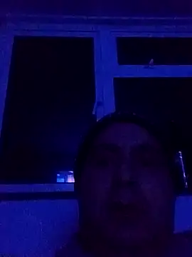 houy111111 online show from November 26, 2025, 7:03 pm