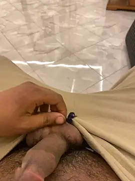 Lahcene online show from November 30, 2025, 11:16 pm